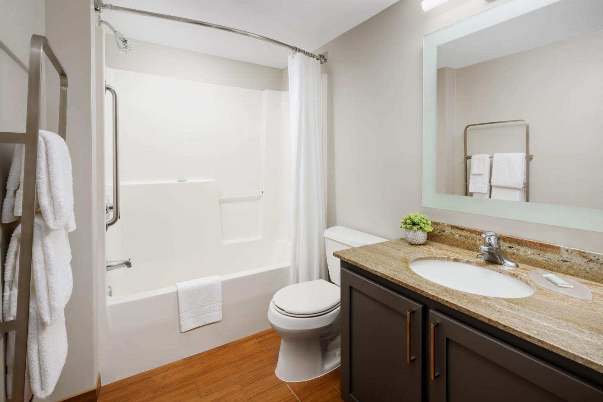 Towneplace Suites Philadelphia Horsham Exterior foto